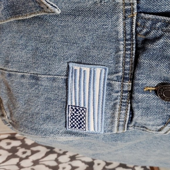 NWT gap jean jacket washed denim finish USA - Picture 3 of 16